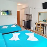 شقة Iliahtides بلاك كالا