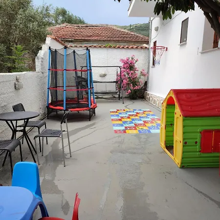 Iliachtides * Кала-Нера